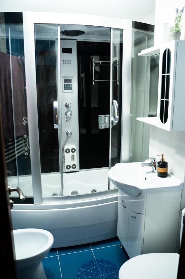 Apartament Luxury Appartement Gura Humorului Buitenkant foto