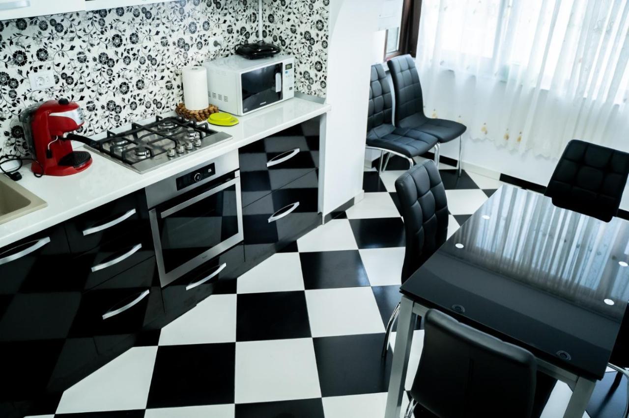 Apartament Luxury Appartement Gura Humorului Buitenkant foto